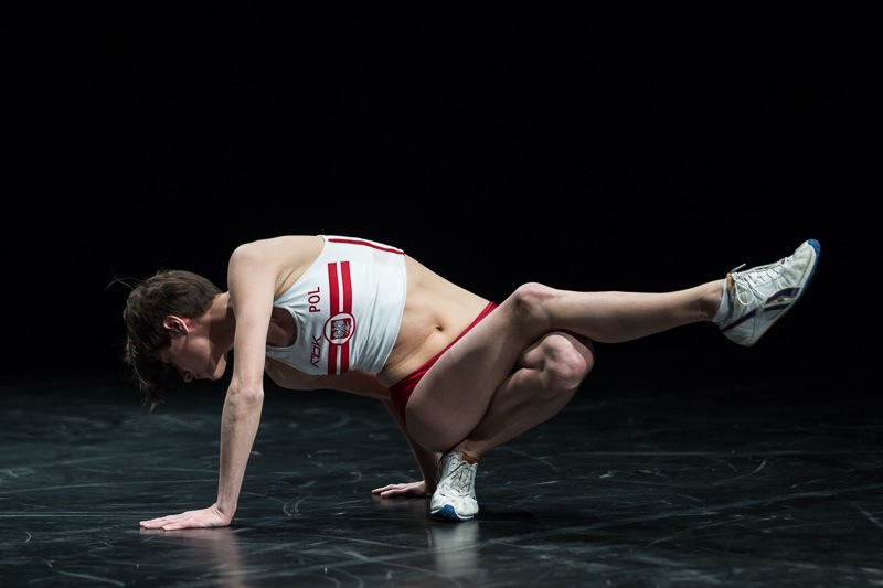 Agata Maszkiewicz performing Polska. Photo by Jakkub Wittchen